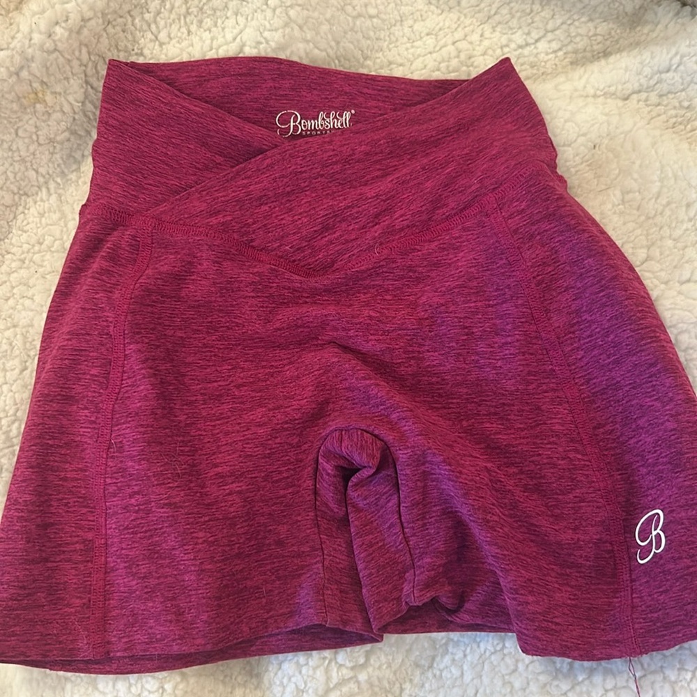 Bombshell scrunch v shorts